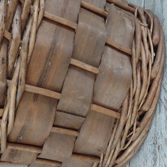 LARGE Vintage Wicker Easter Basket - Picture 8 of 10